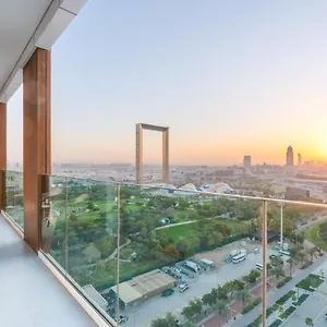 Ultimate / 3 Beds / Gorgeous Frame And Park View / 250m From Metro / 1 Stop From World Trade Center شقة